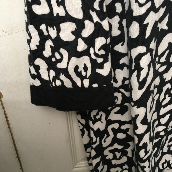 C.D. Daniels Blouse Sweater - Picture 4 of 7